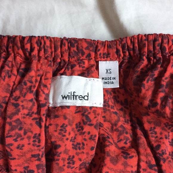 Aritzia over the shoulder ruffle top - Picture 3 of 3